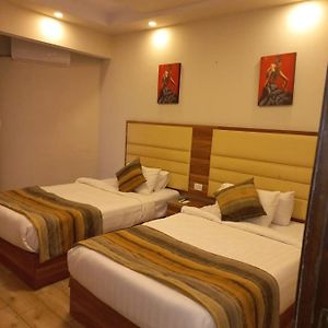 Deluxe Suite Sea Side View Egyptians & Resident Foreigners only